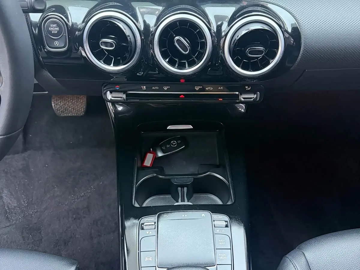 Mercedes-Benz A-Class 2023 — Фото 12/20