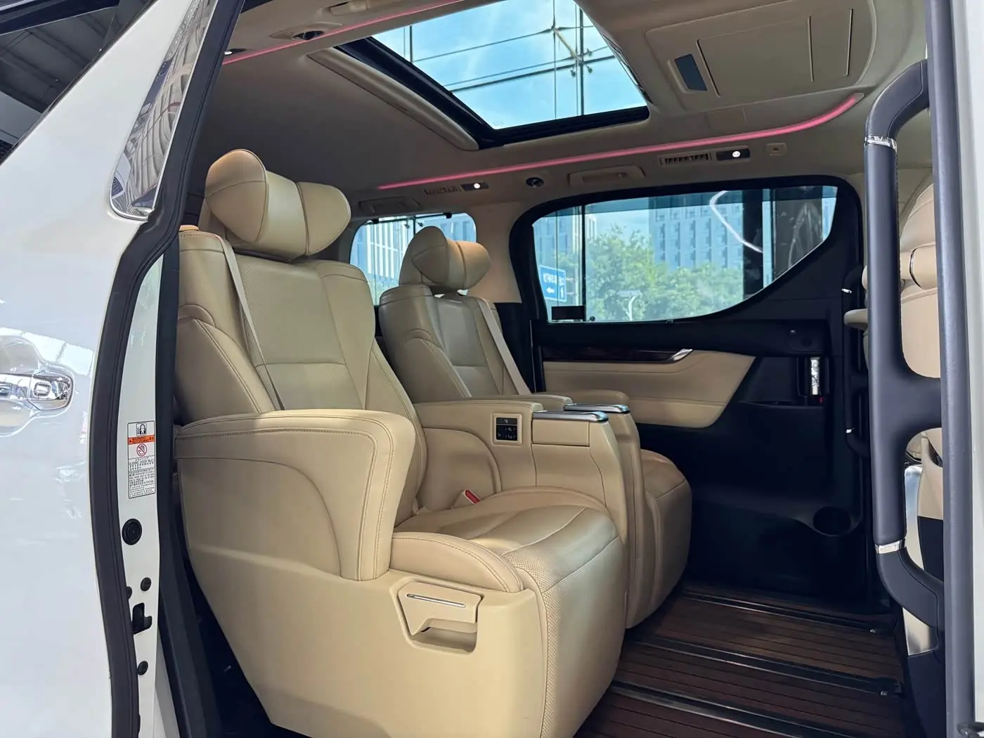 Toyota Alphard 2018 — Фото 15/20
