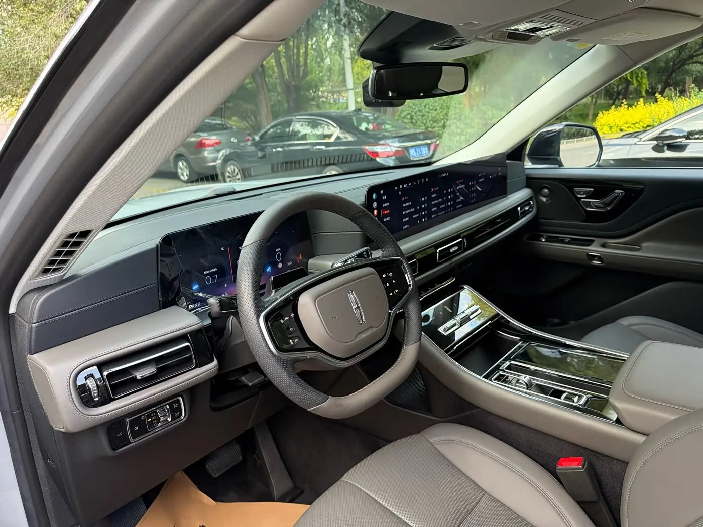 Lincoln Aviator 2025 — Photo 17/20