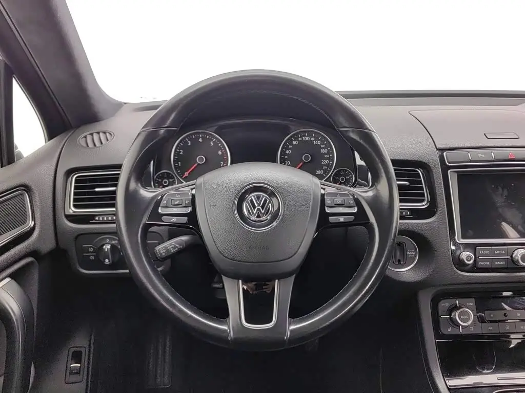 Volkswagen Touareg 2018 — Şəkil 11/20