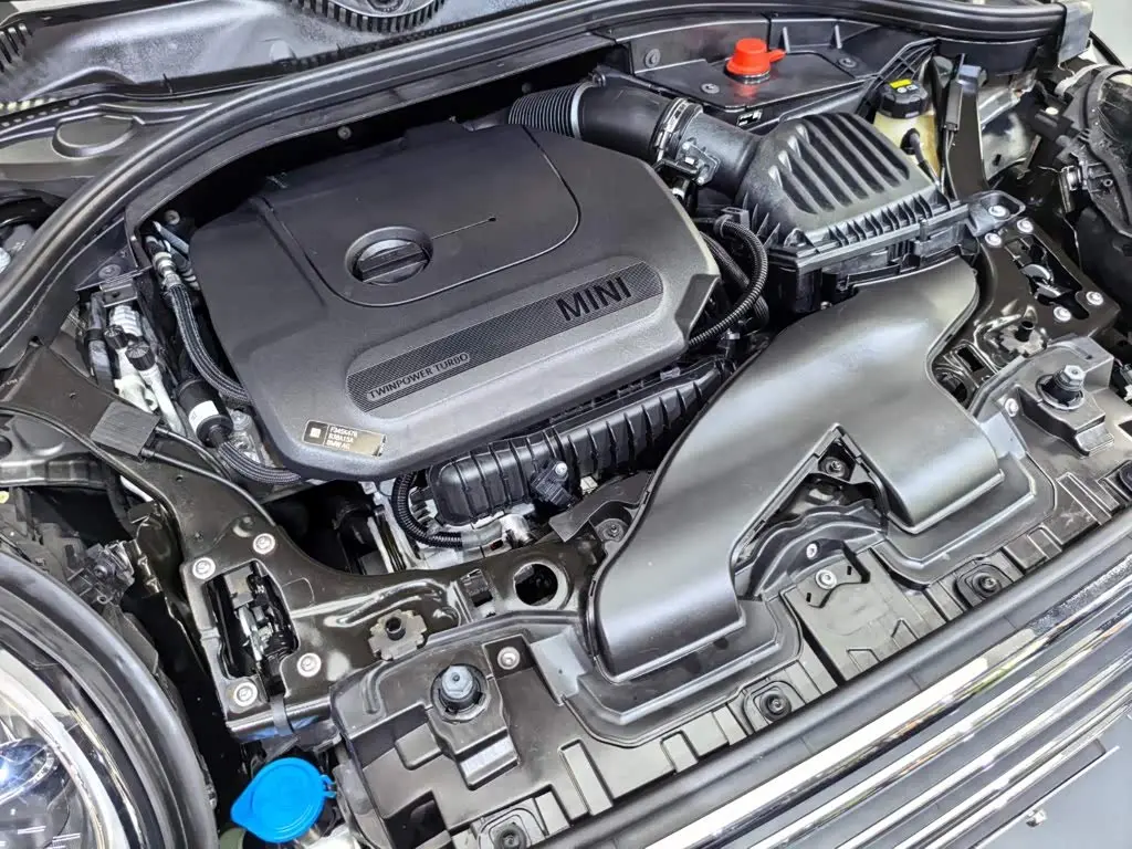 MINI CLUBMAN 2020 — Фото 16/20
