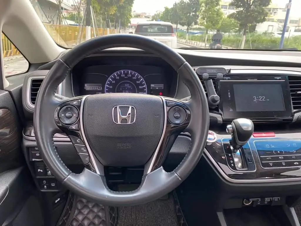 Honda Odyssey 2019 — Фото 9/9