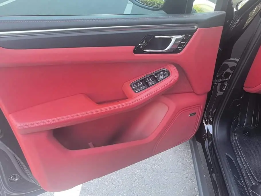 Porsche Macan 2021 — Photo 7/16