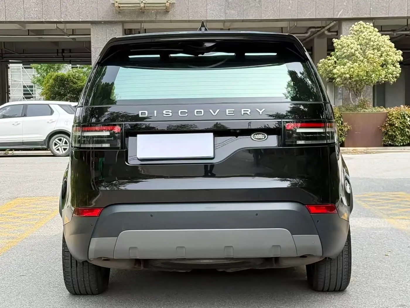 Land Rover Discovery 2020 — Photo 4/10