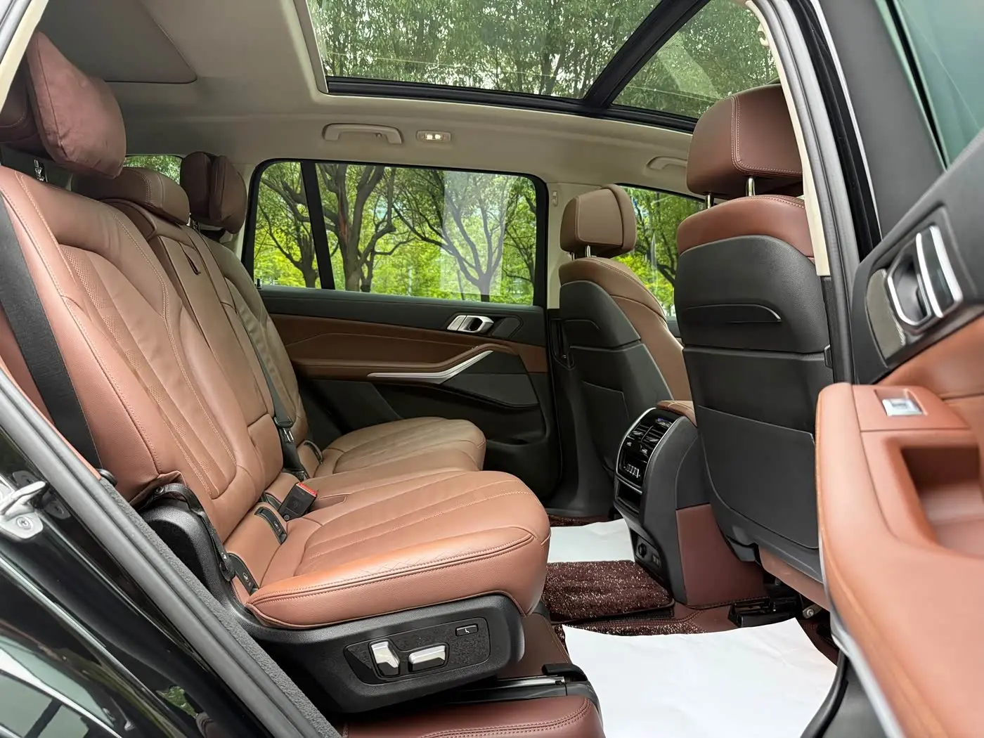 BMW X7 2021 — Фото 14/20