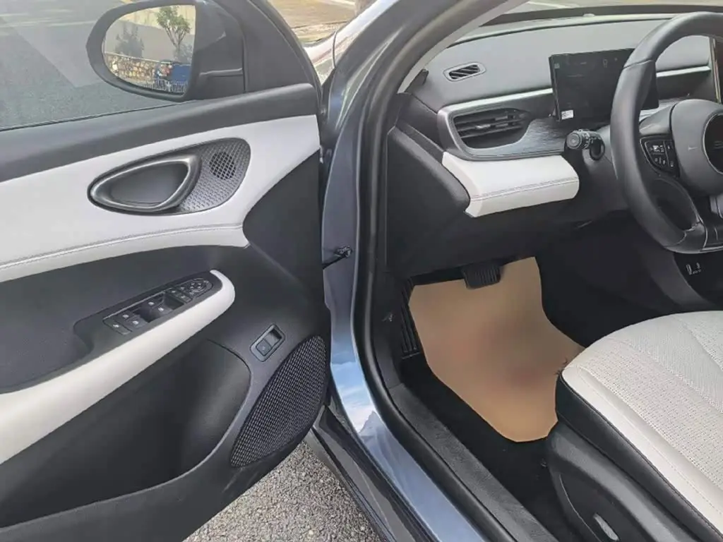 BYD Hai Bao 05 DM-i 2025 — Фото 13/20