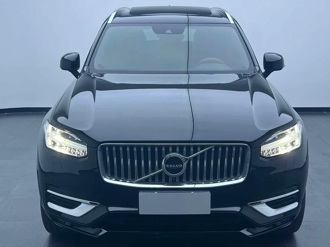 Volvo XC90 2022 — Фото 2/13