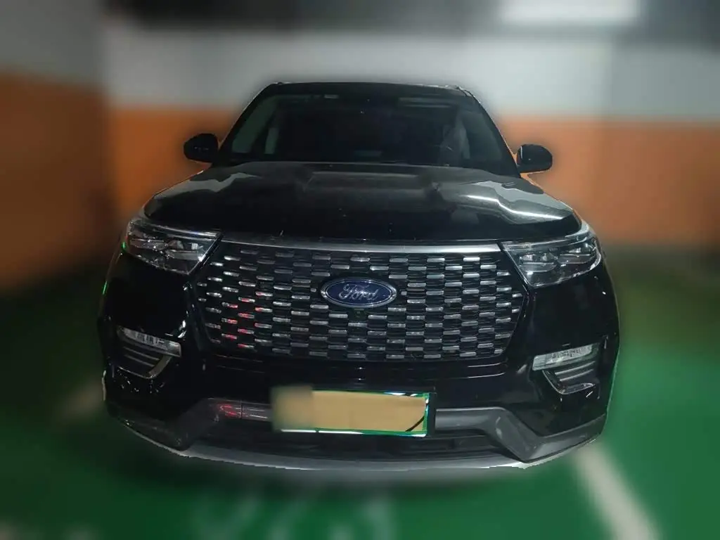 Ford Explorer 2021 — Photo 2/20