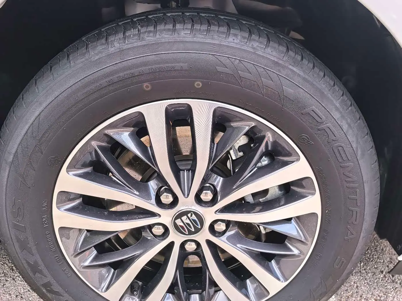 Buick GL8 2026 — Photo 6/13
