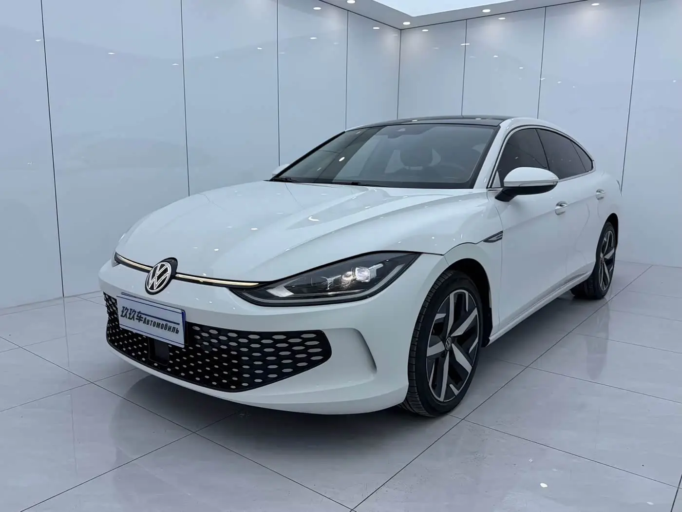 Volkswagen Lamando 2022 — Photo 1/19