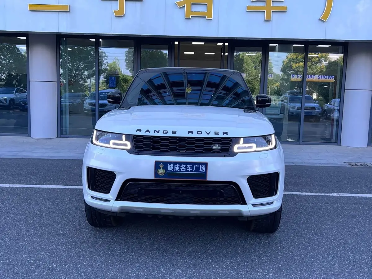 Land Rover Range Rover Sport 2018 — Photo 1/9