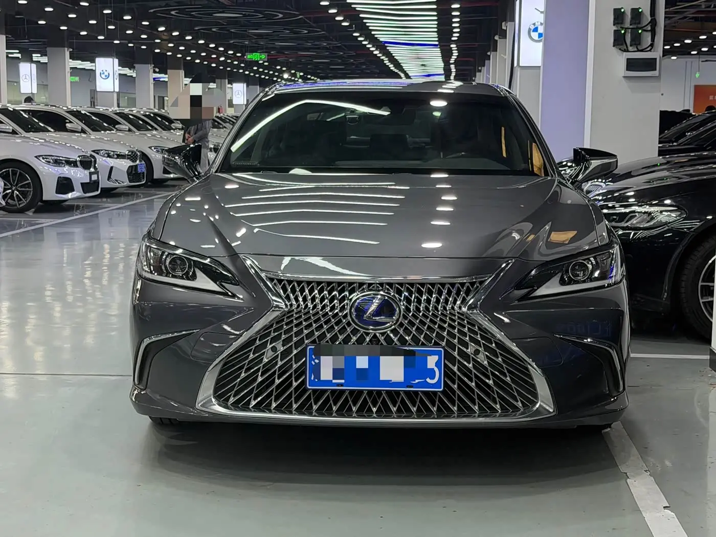 Lexus ES 2019 — Фото 2/15
