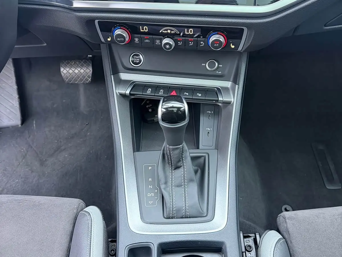 Audi Q3 2022 — Şəkil 12/20