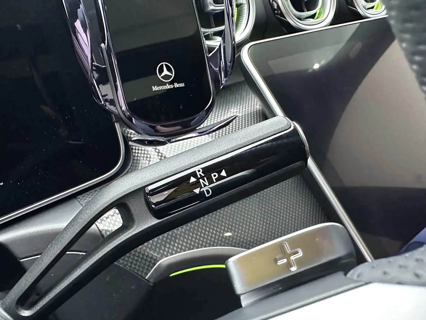 Mercedes-Benz C-Class 2024 — Photo 16/20