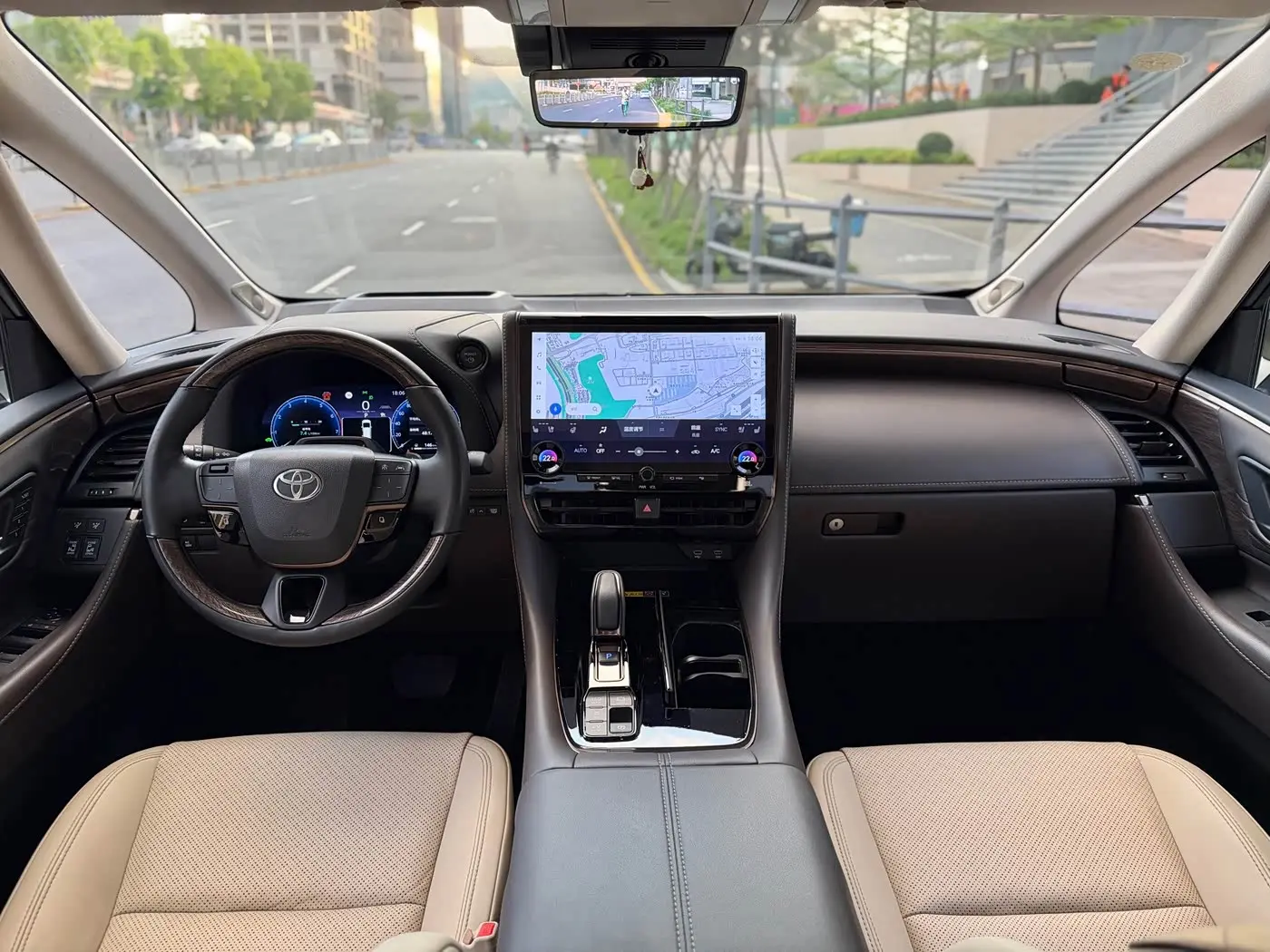 Toyota Alphard 2023 — Photo 11/19