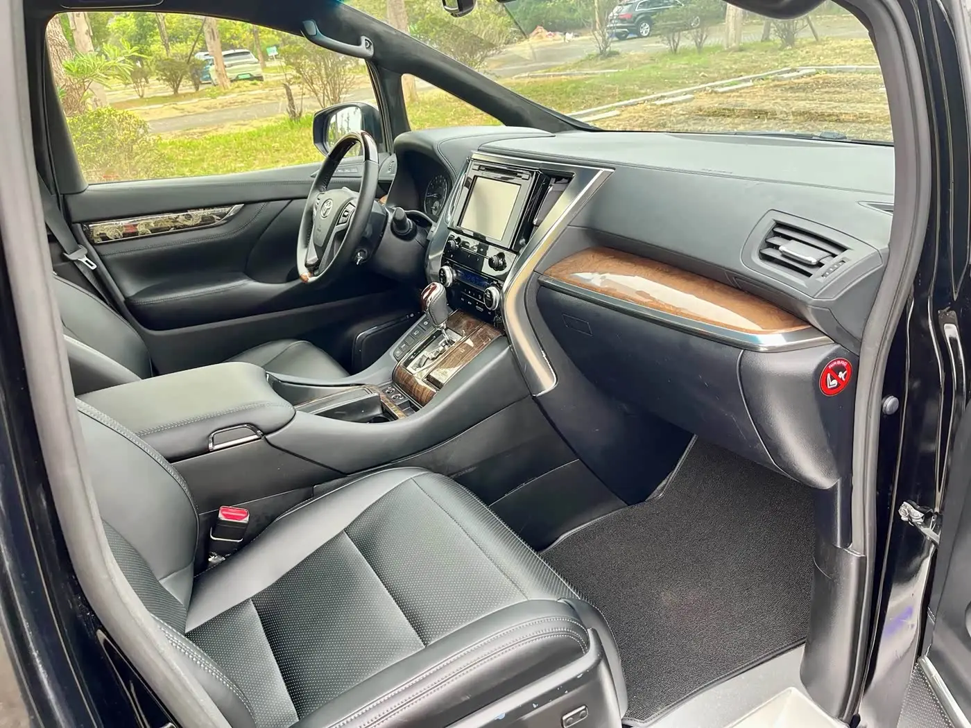 Toyota Alphard 2018 — Фото 11/20