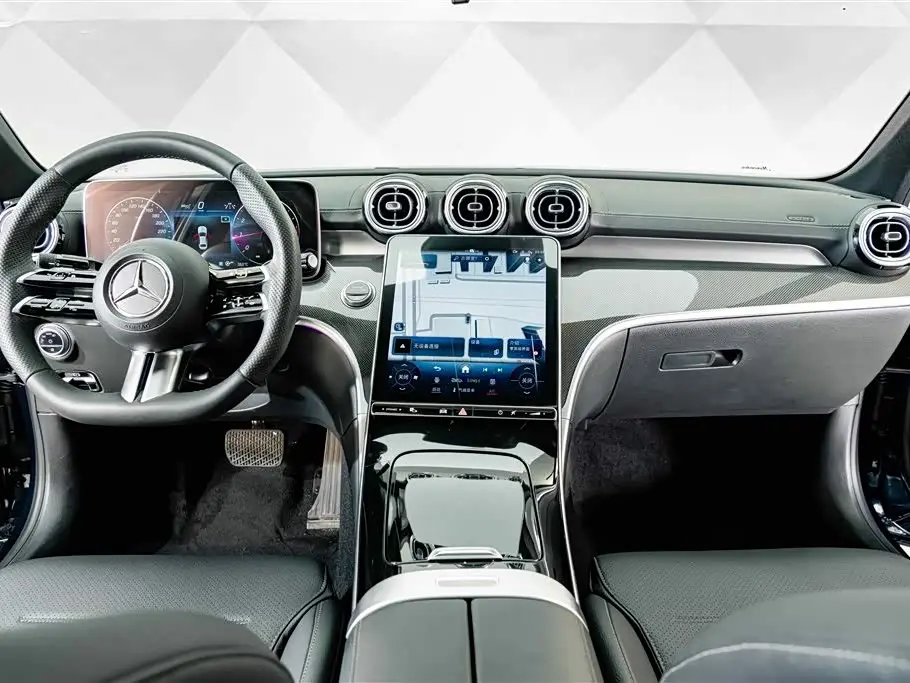 Mercedes-Benz C-Class 2023 — Фото 12/20