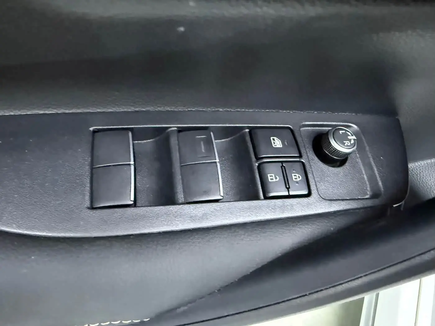 Toyota Corolla 2022 — Photo 9/20
