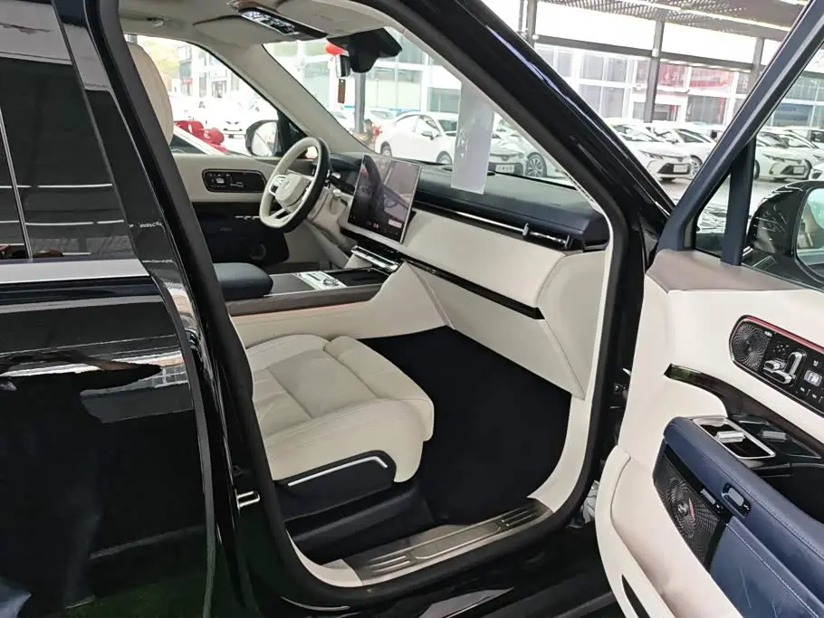 ZEEKR 9X 2025 — Photo 8/16