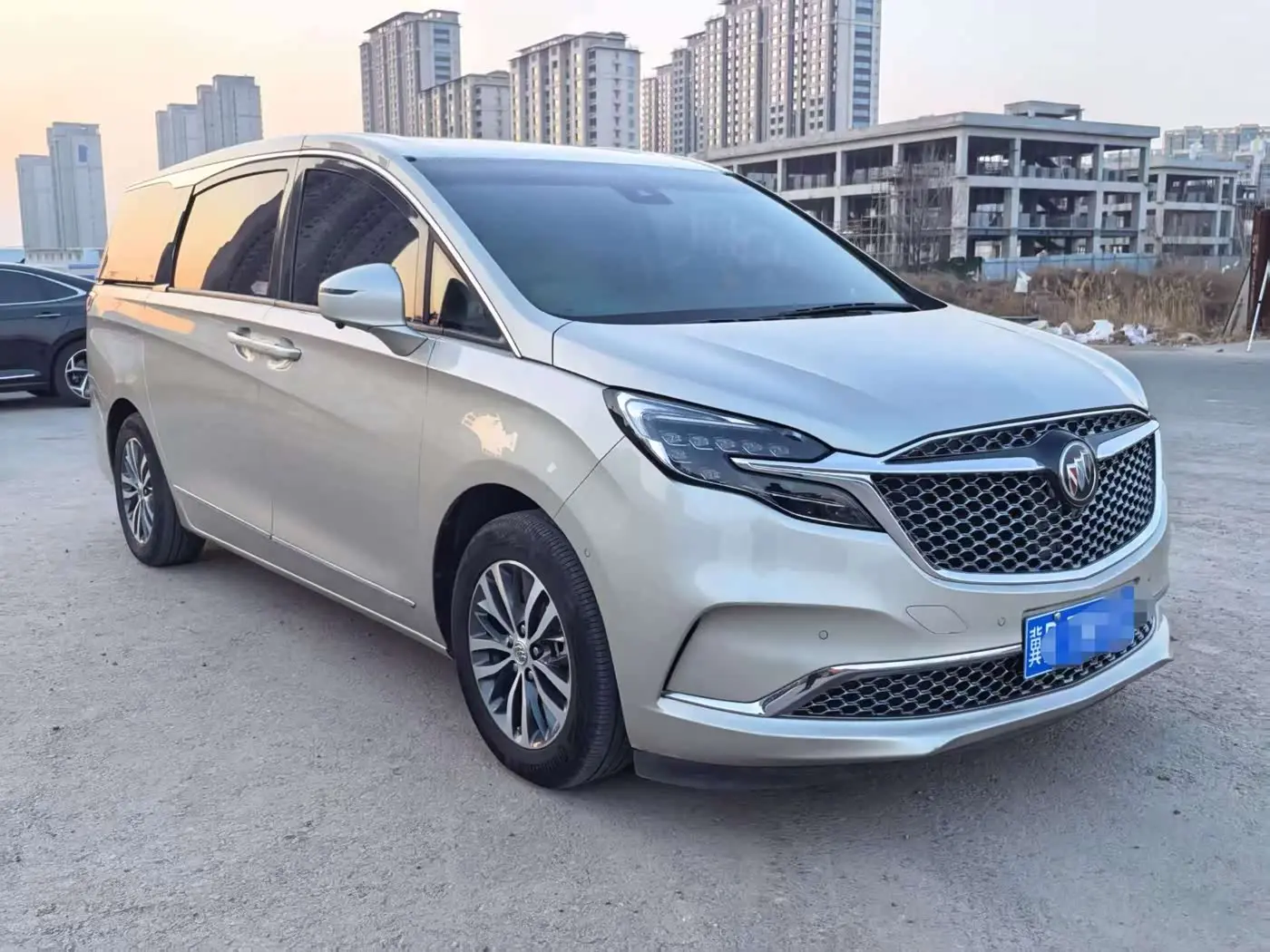 Buick GL8 2021 — Photo 3/9