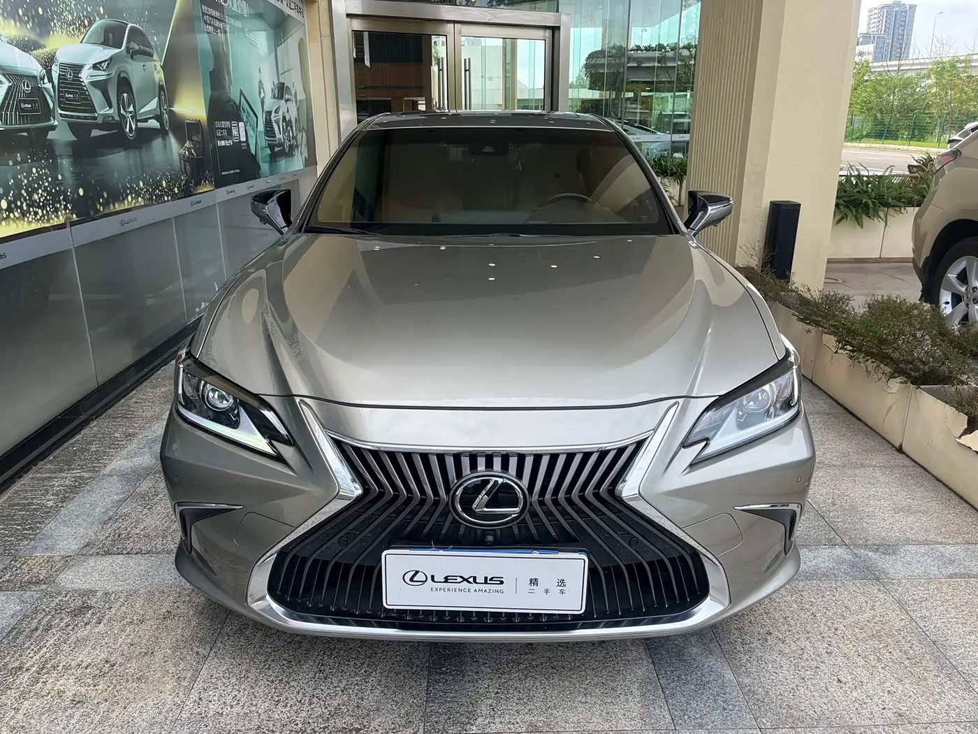 Lexus ES 2019 — Şəkil 2/17