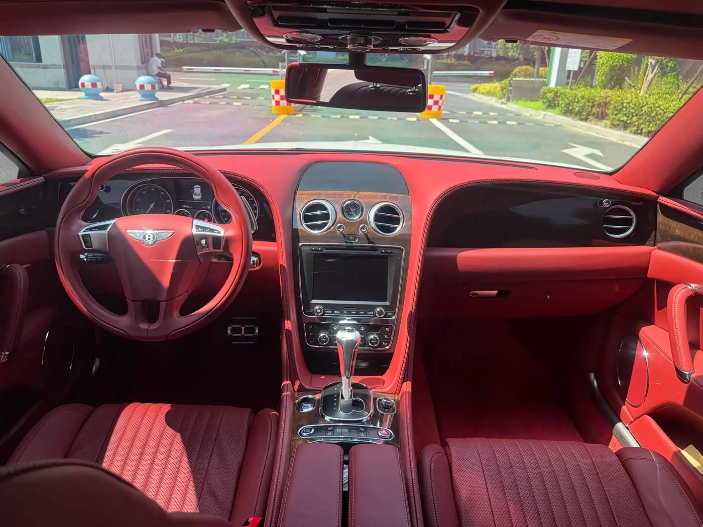 Bentley Flying Spur 2019 — Фото 14/15