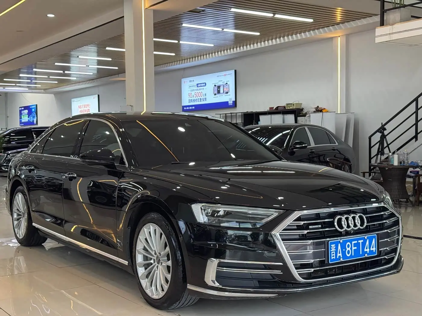 Audi A8 2019 — Фото 3/10