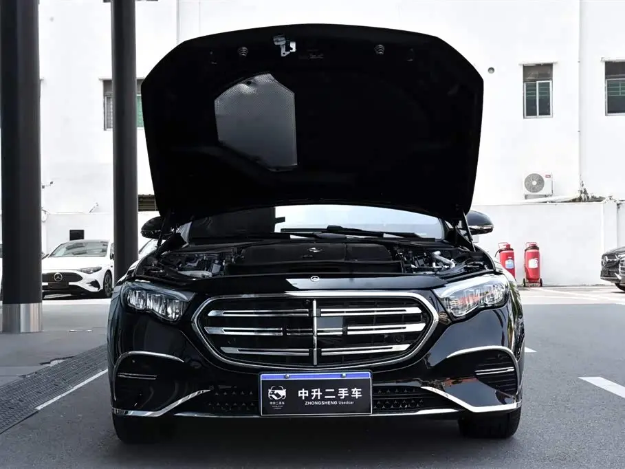Mercedes-Benz E-Class 2026 — Photo 9/18