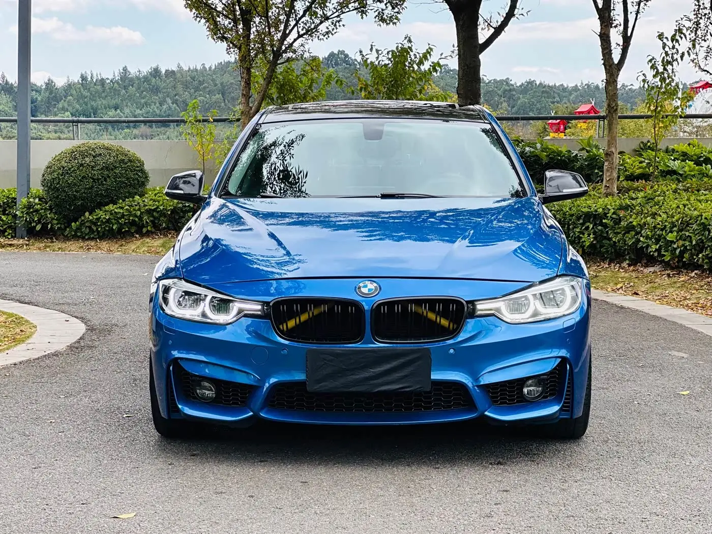 BMW 3 Series 2018 — Фото 2/11