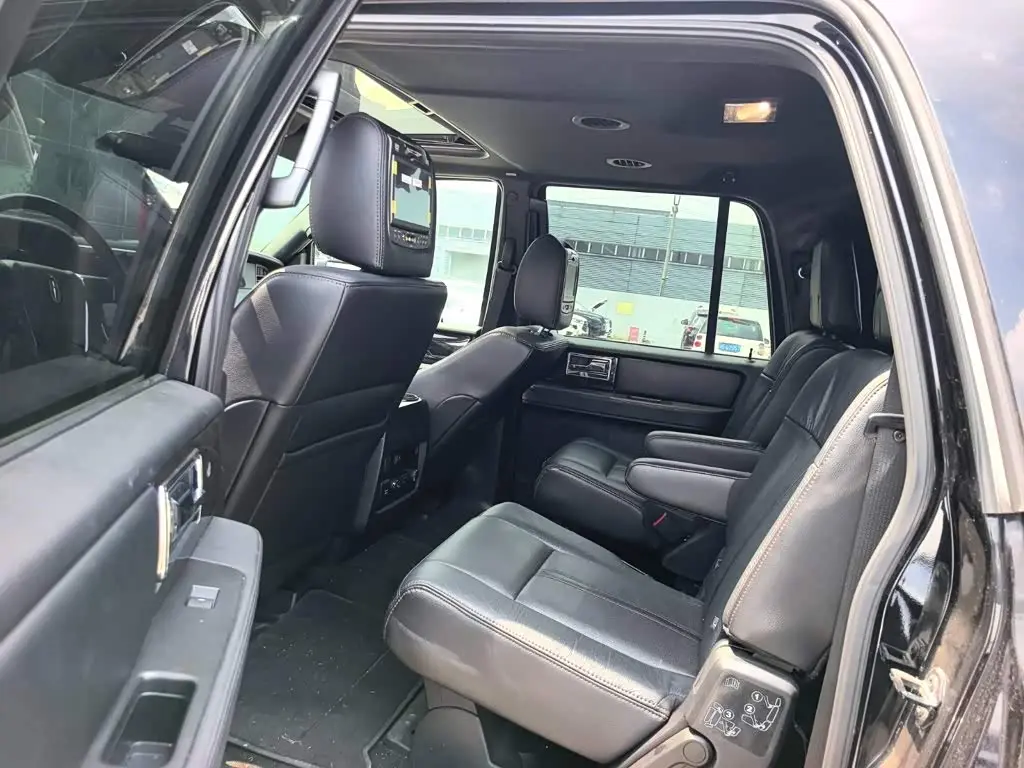 Lincoln Navigator 2017 — Фото 10/15