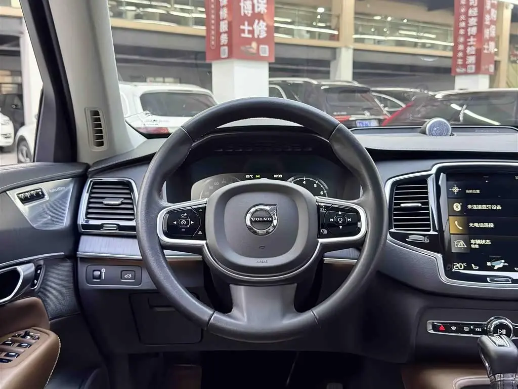Volvo XC90 2019 — Photo 13/17