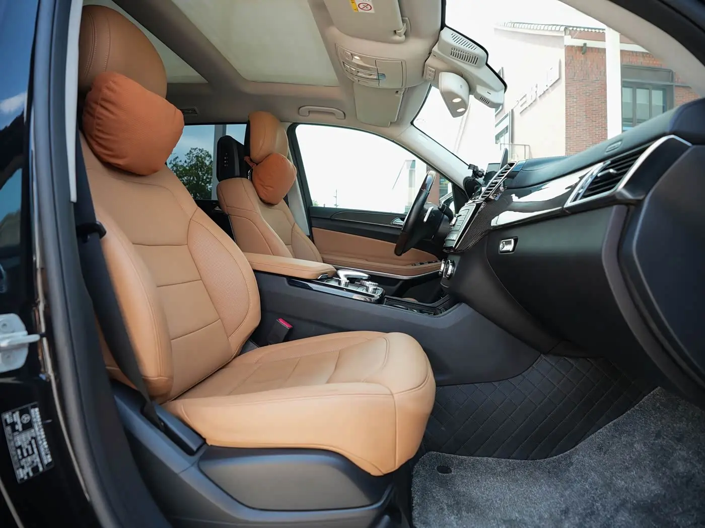 Mercedes-Benz GLS 2016 — Photo 7/20