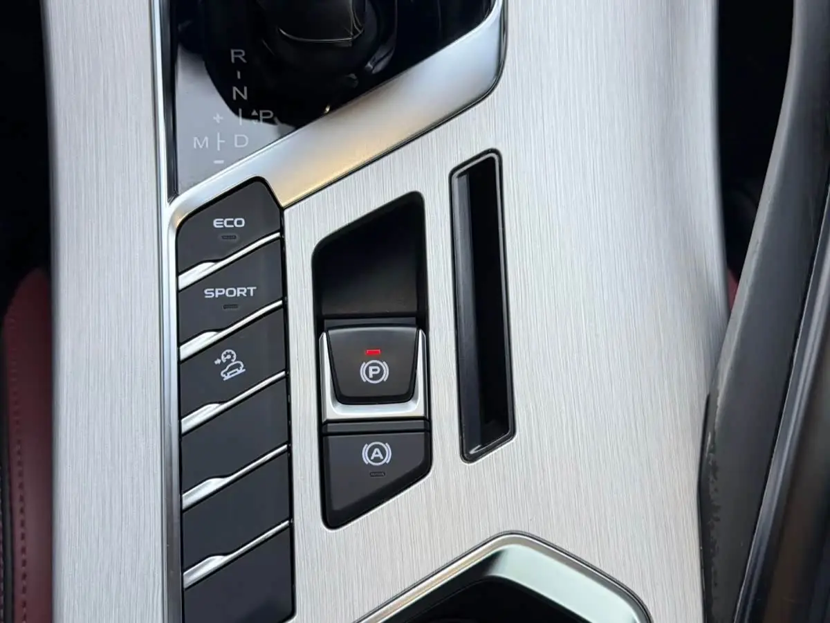 Geely Binyue 2022 — Photo 11/20