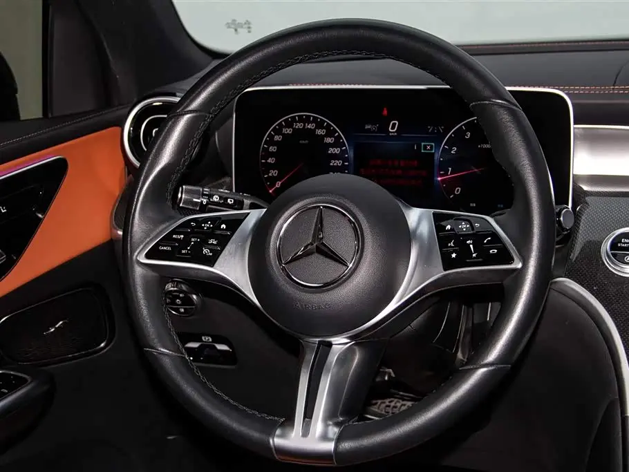 Mercedes-Benz GLC 2023 — Photo 11/20