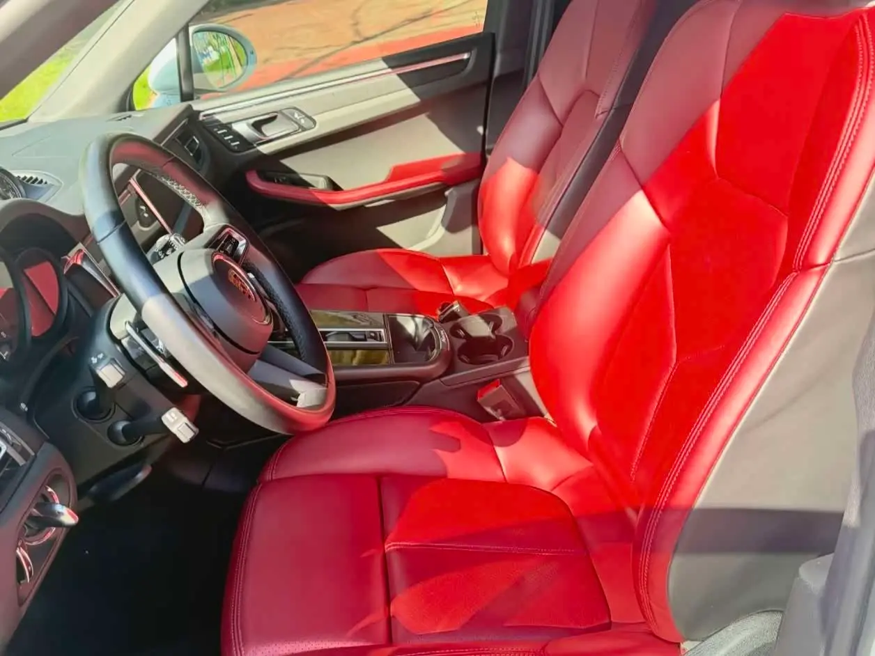 Porsche Macan 2023 — ფოტო 3/8
