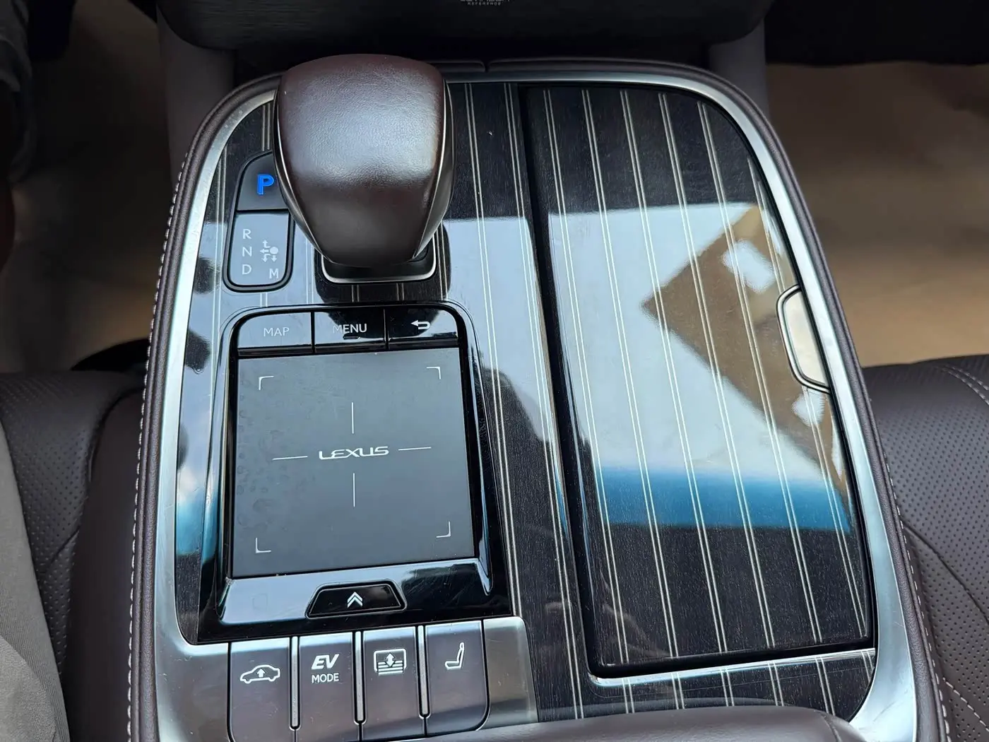 Lexus LS 2020 — ფოტო 11/20