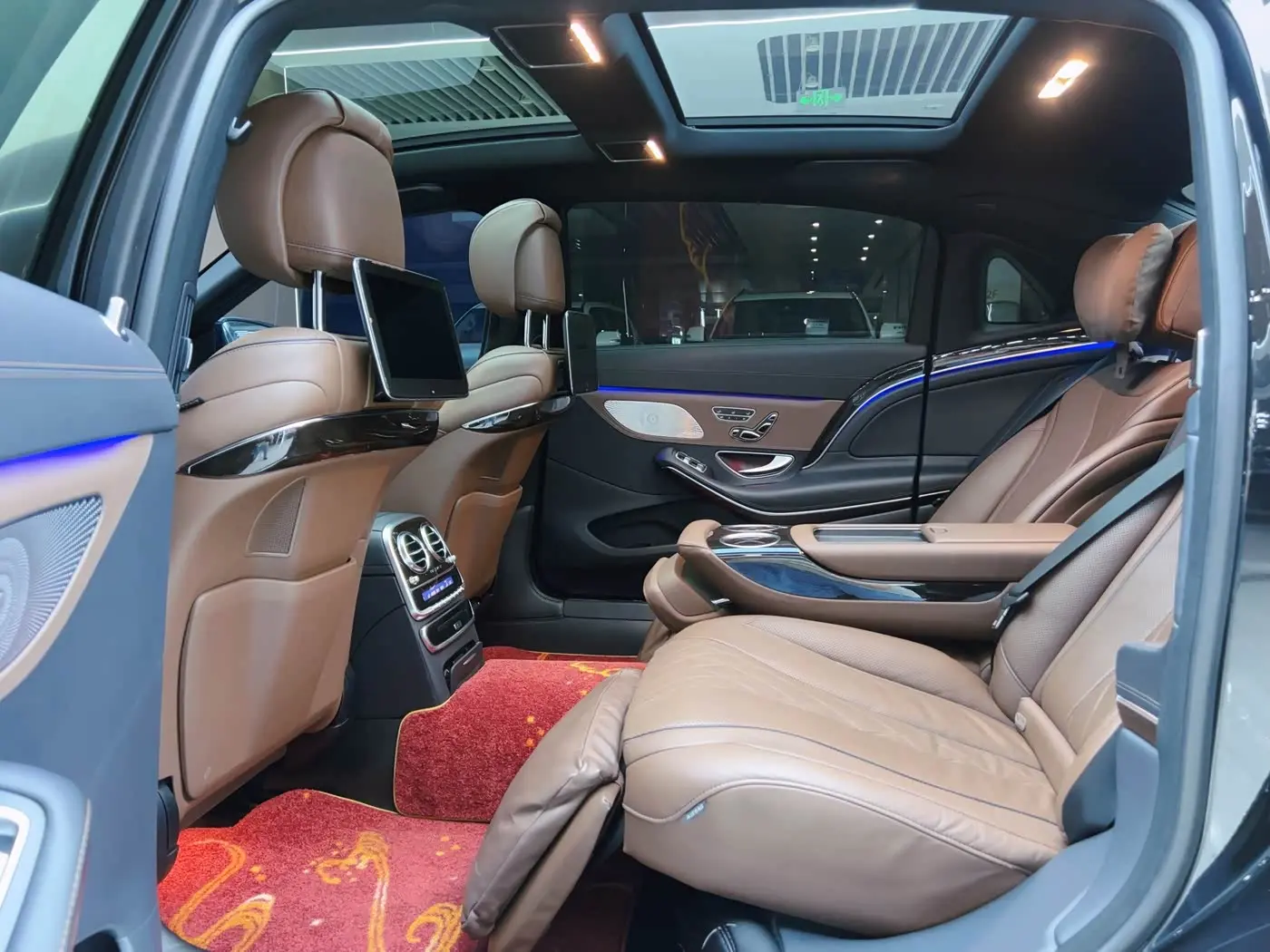 Mercedes-Benz Maybach S-Class 2019 — Фото 11/20