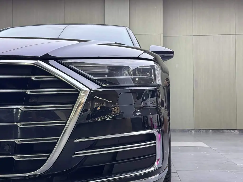 Audi A8 2018 — Фото 7/16