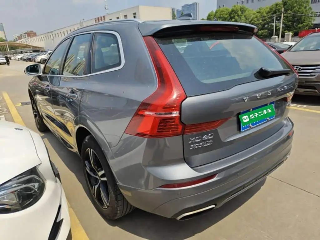 Volvo XC60 2018 — Фото 11/20
