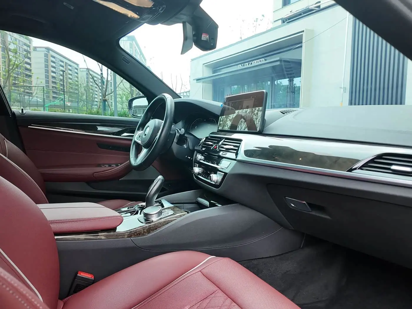 BMW 5 Series 2020 — Şəkil 8/12