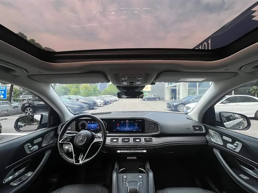 Mercedes-Benz GLE 2023 — Photo 11/18
