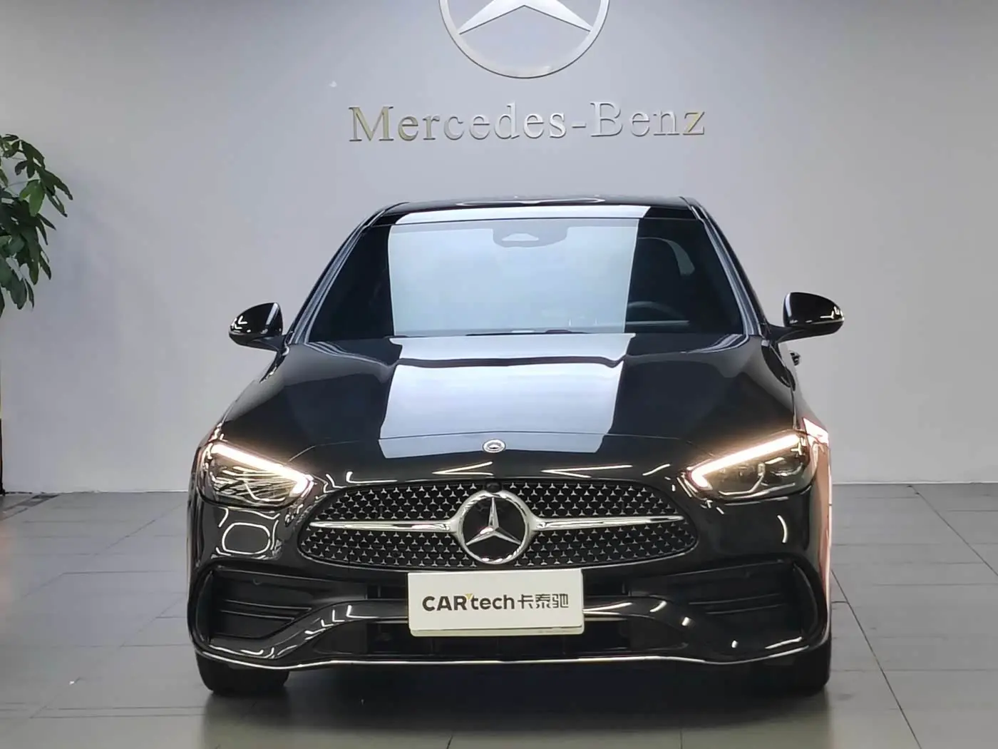 Mercedes-Benz C-Class 2024 — Photo 2/20