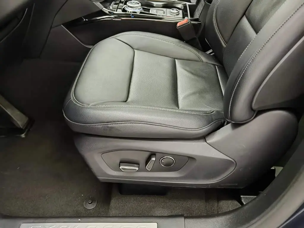 Ford Explorer 2021 — Photo 20/20
