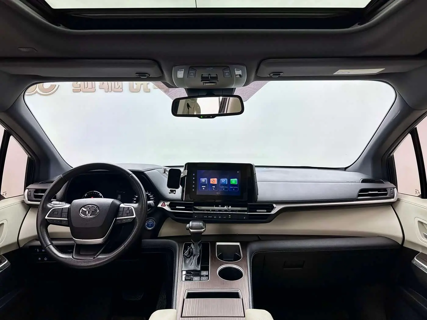 Toyota Sienna 2022 — Photo 14/17