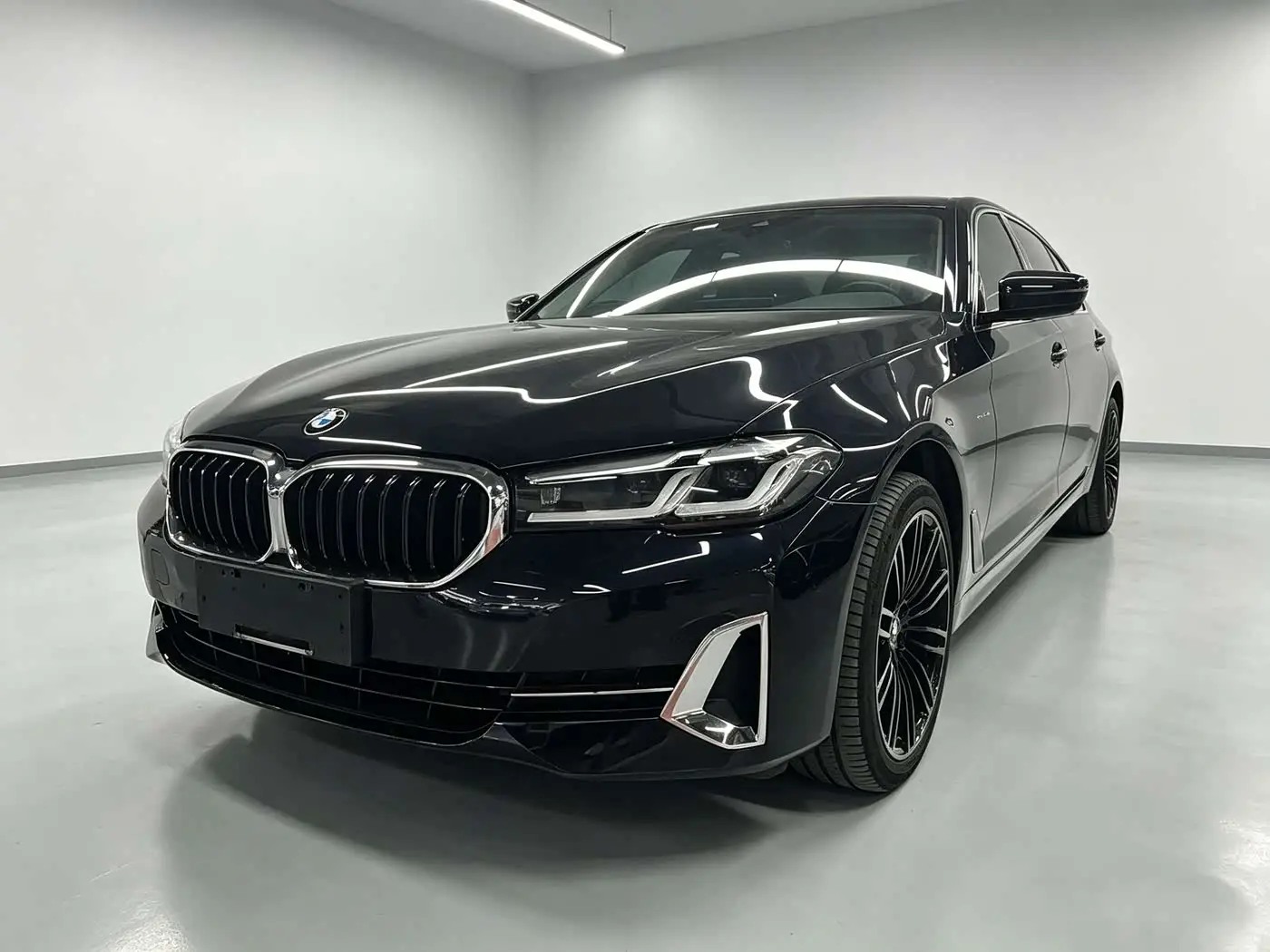 BMW 5 Series, 2023