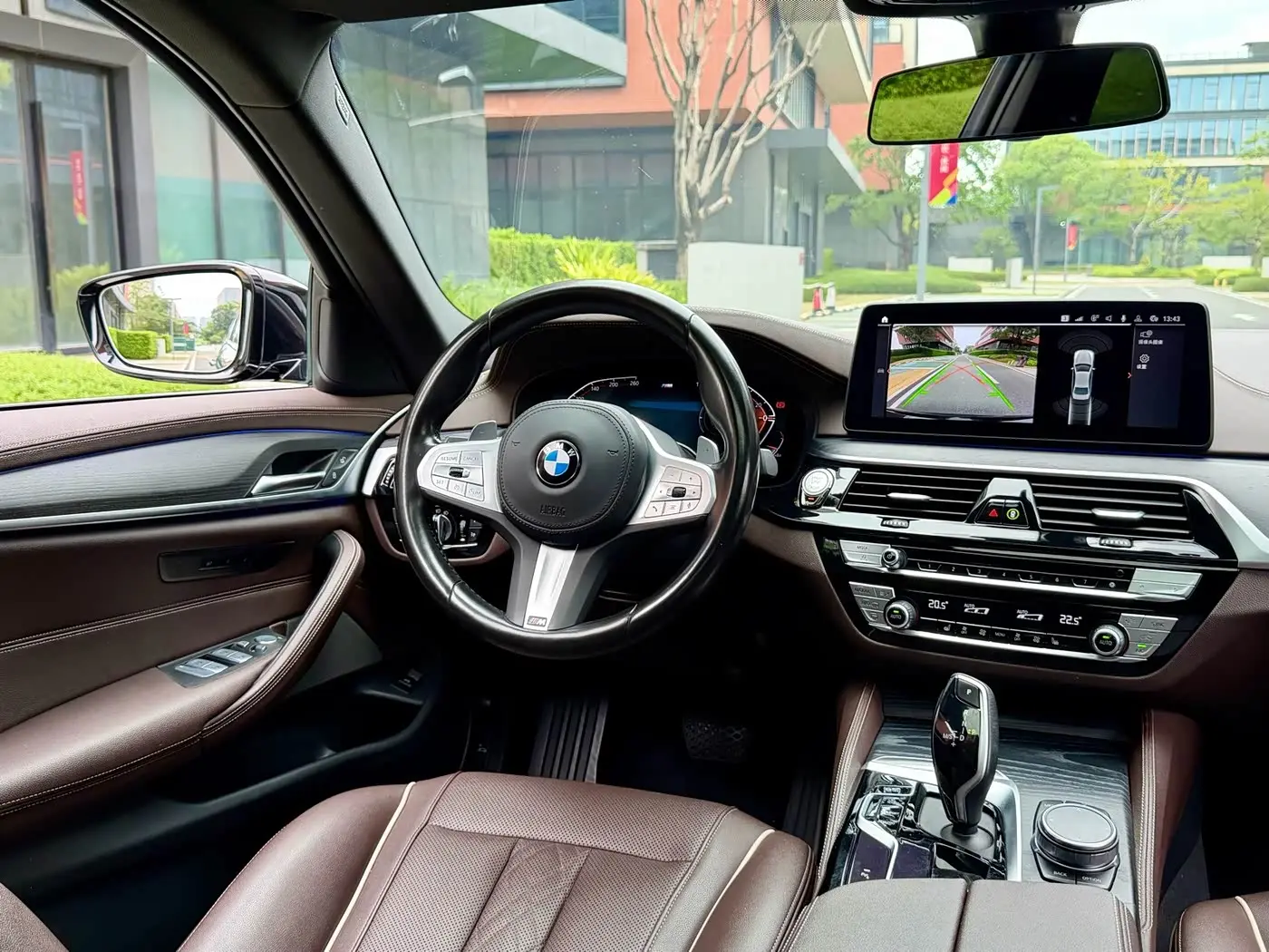 BMW 5 Series 2023 — Фото 14/20