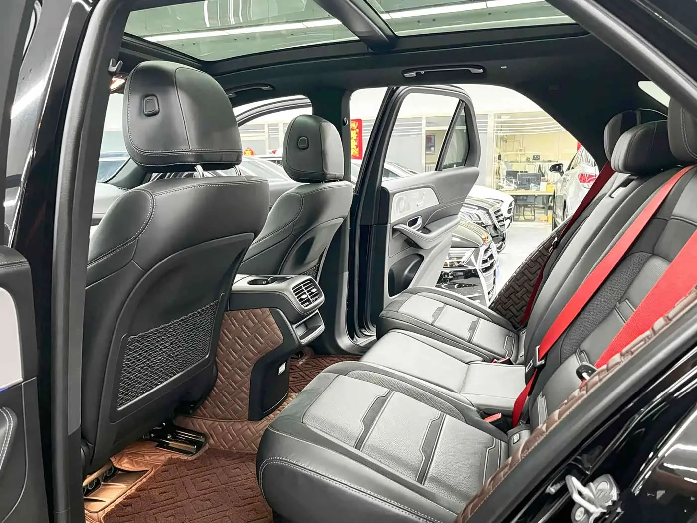 Mercedes-Benz GLE AMG 2020 — Фото 8/20
