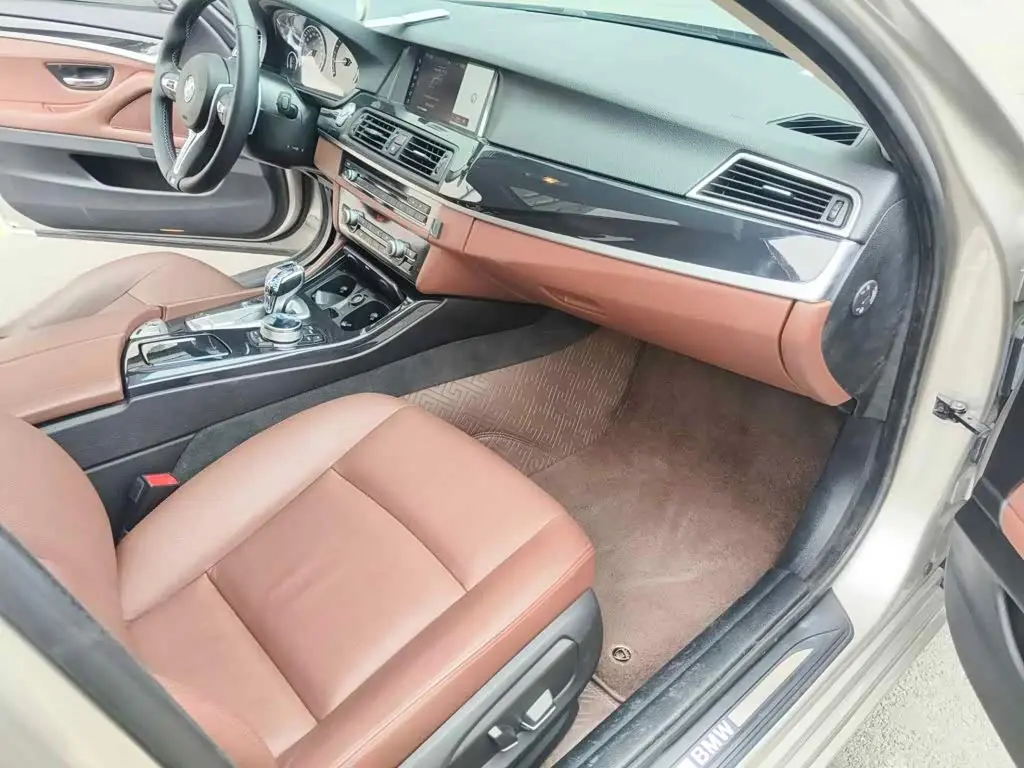 BMW 5 Series 2017 — Фото 13/13
