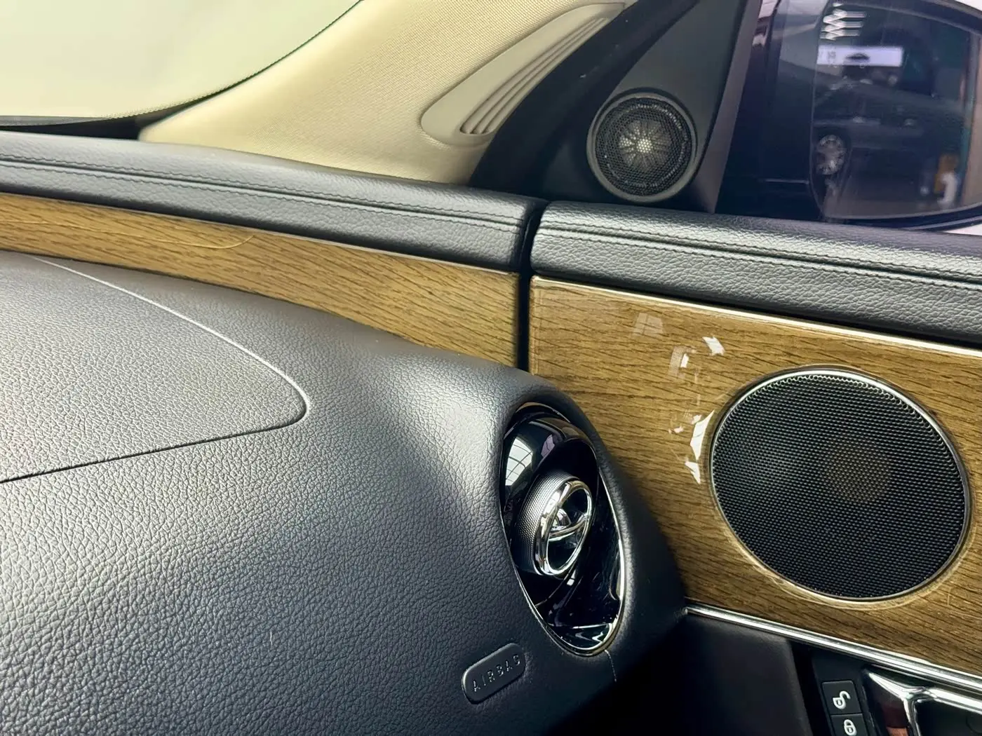 Jaguar XJ 2018 — Şəkil 14/17