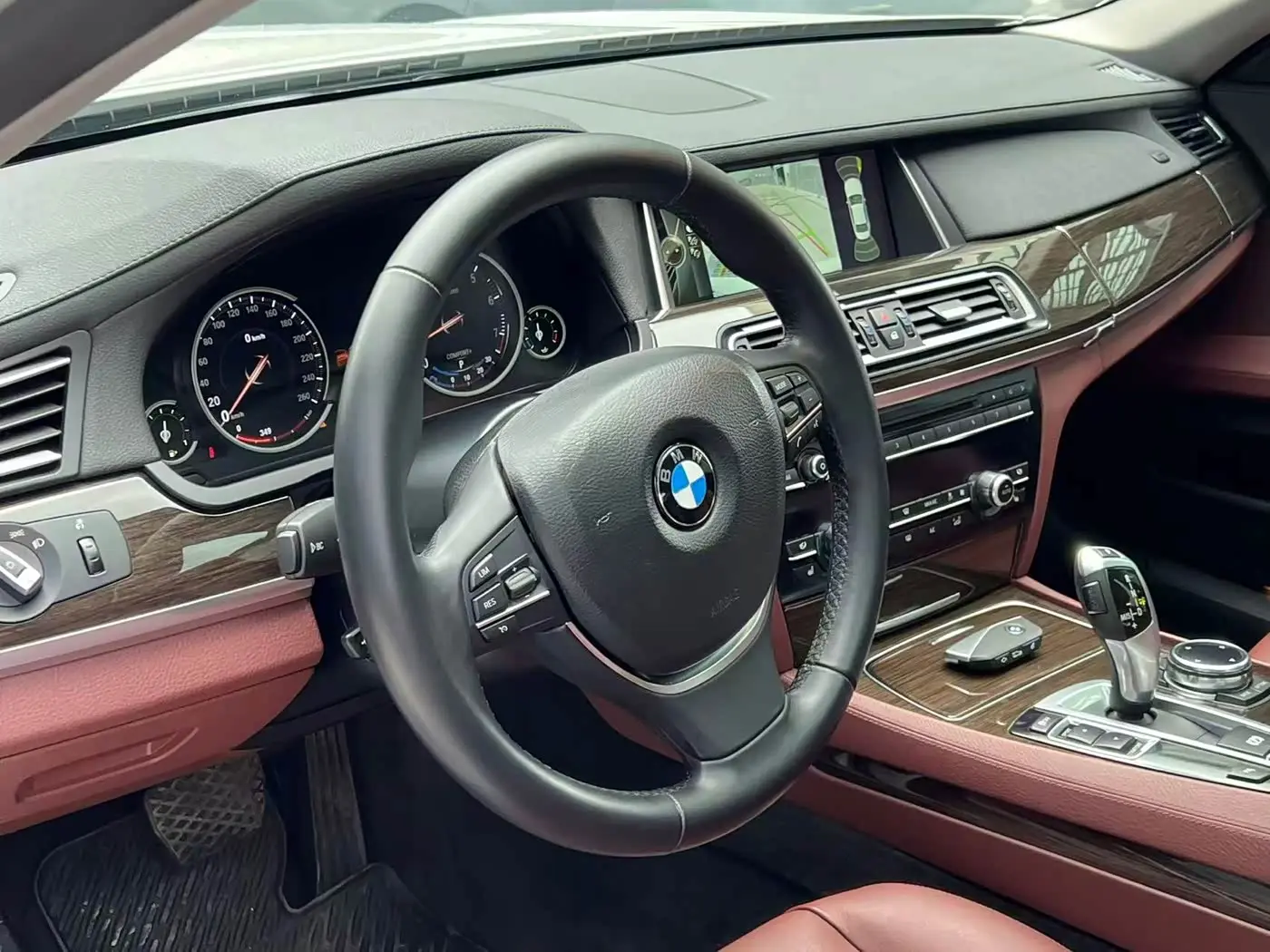 BMW 7 Series 2014 — Photo 11/20